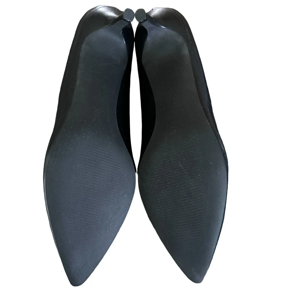 Heel The World‎ Women's 9.5 M Pumps with Kitten Heels Comfort Pointed Toe Dress